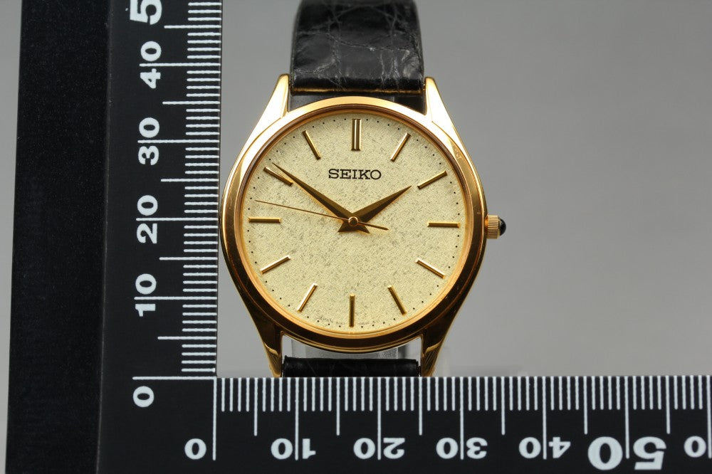 Near MINT SEIKO Dolce 8J41-0AJ0 Gold Quartz 33mm Men's Watch