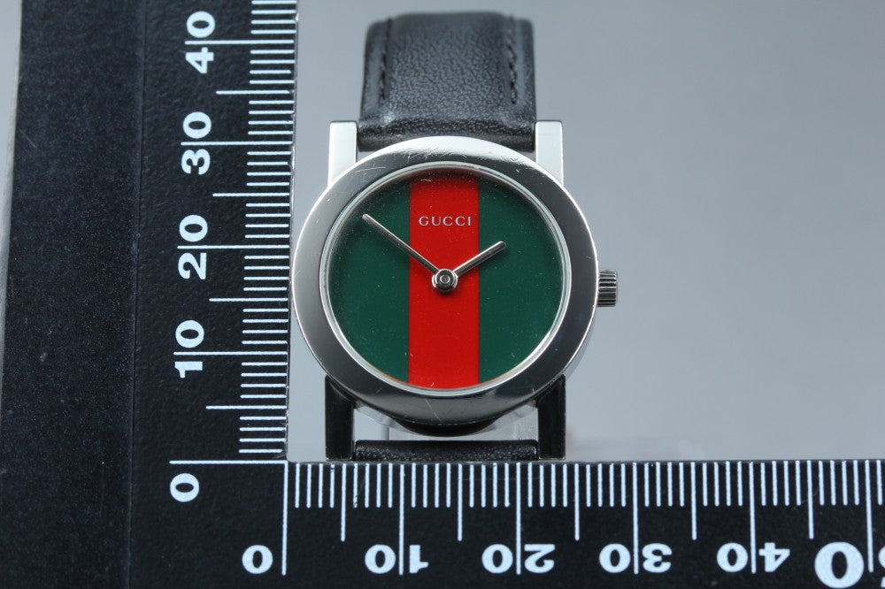 Near MINT GUCCI 5200L Quartz 27mm Ladies Watch
