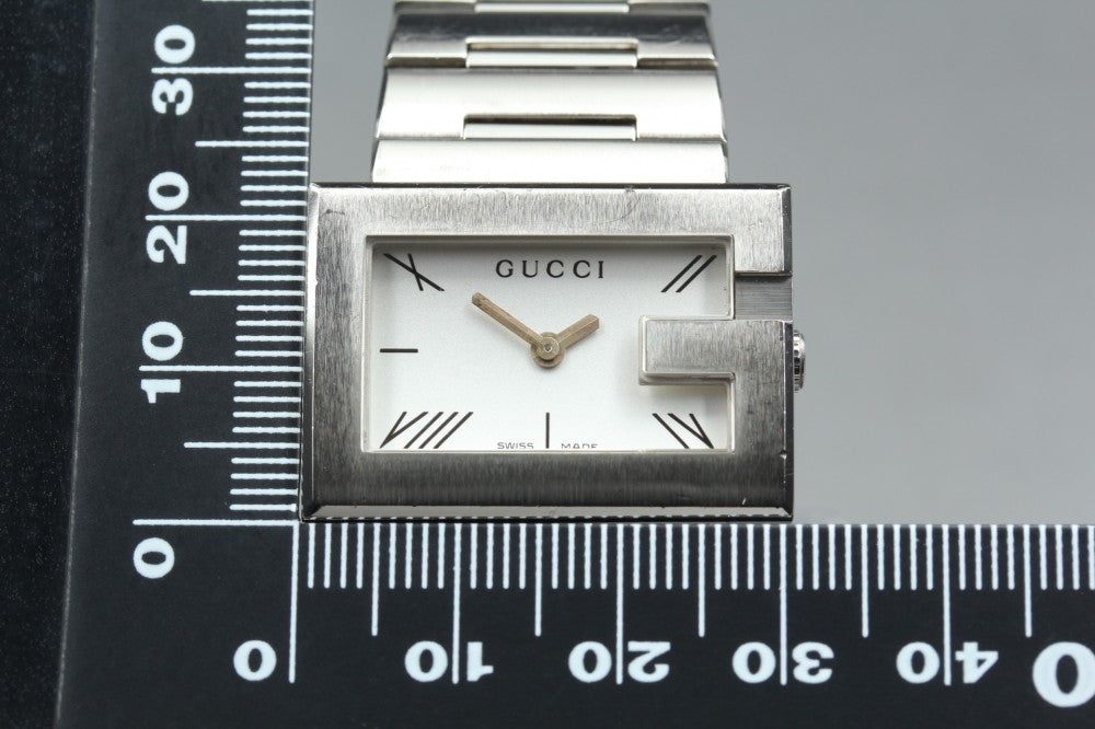 GUCCI 100L Silver Quartz 30.6mm Ladies Watch