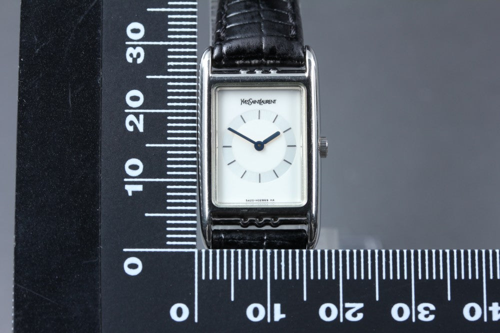 Near MINT YVES SAINT LAURENT 5420-H01067 White Quartz 17.4mm Ladies Watch