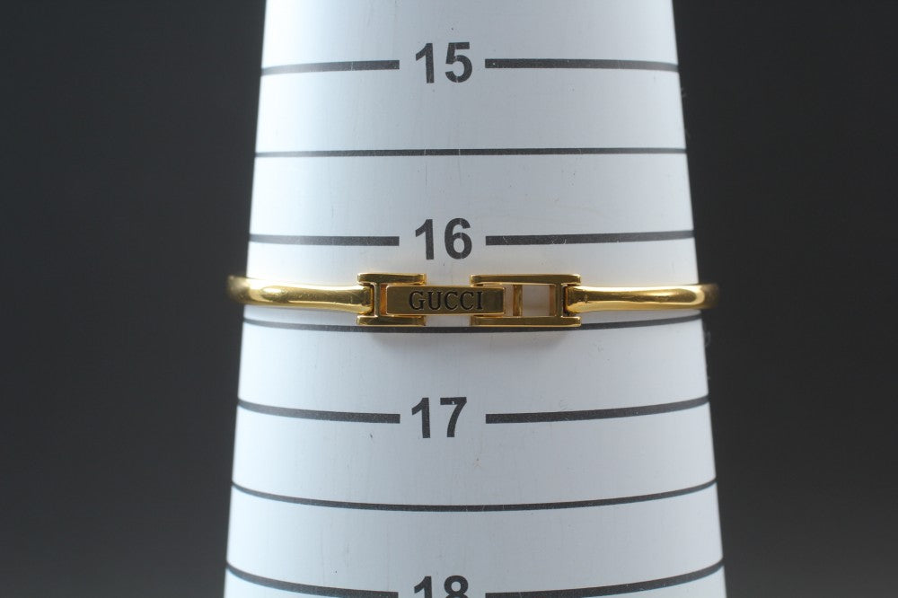 GUCCI 1600 Quartz 26mm Ladies Watch