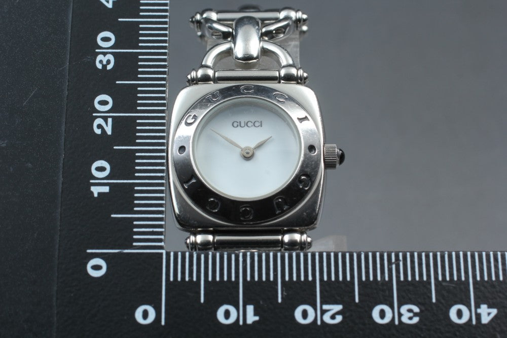 GUCCI 6400L White Quartz 21.5mm Ladies Watch