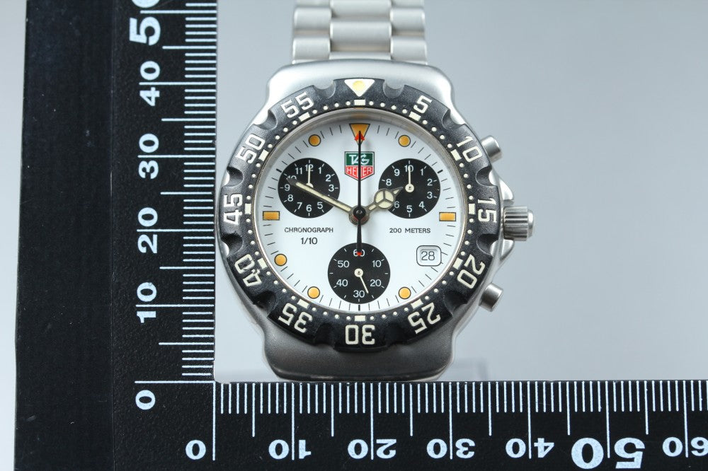 Near MINT TAG Heuer Formula 1 CA1212-R0 Silver Quartz 39mm Men's Watch