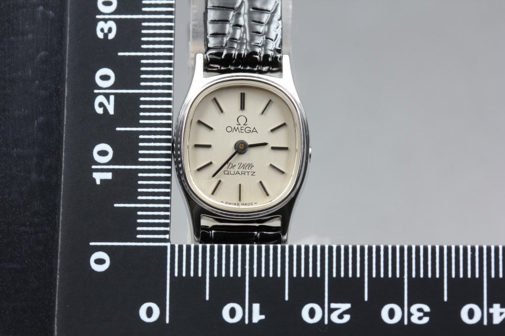 Near MINT OMEGA De Ville Cal.1353 Silver Quartz 17.6mm Ladies Watch