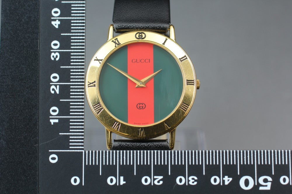 Near MINT GUCCI 3000M Red Quartz 33mm Men's Watch