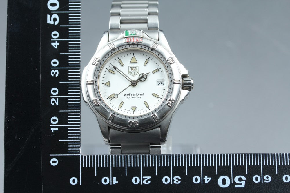 Near MINT TAG Heuer 4000 Professional WF1212-K0 White Quartz 34mm Men's Watch