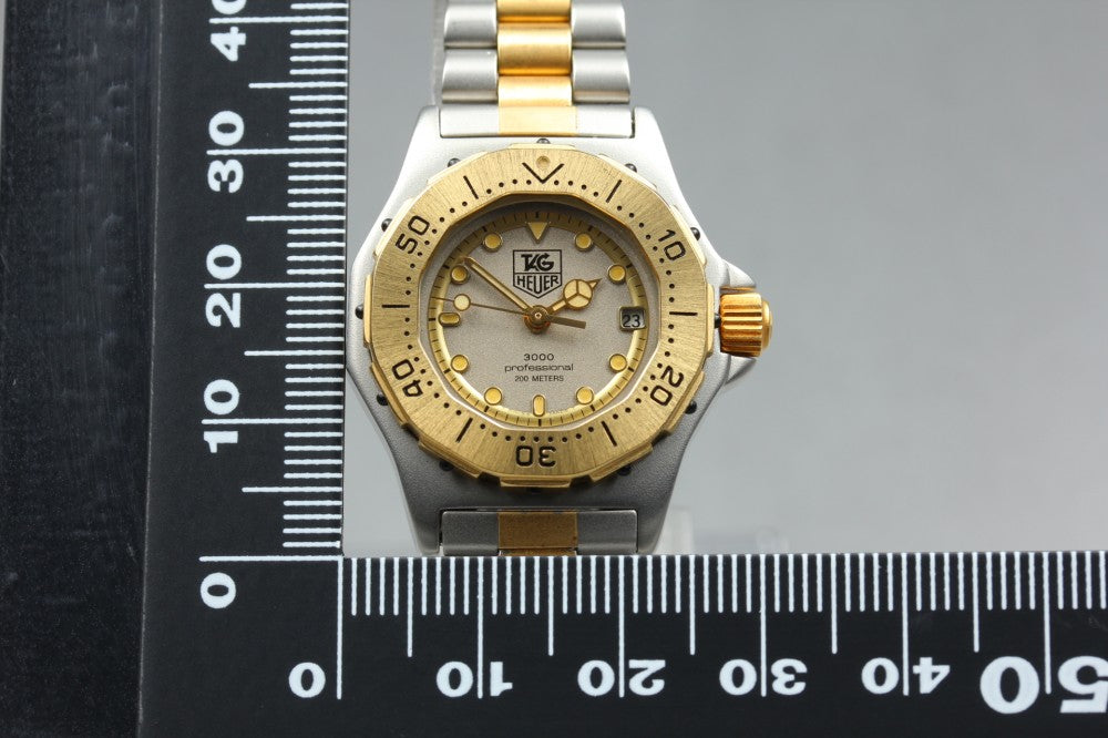 Near MINT TAG Heuer 3000 Professional 934.208 Gold Quartz 27.5mm Ladies Watch