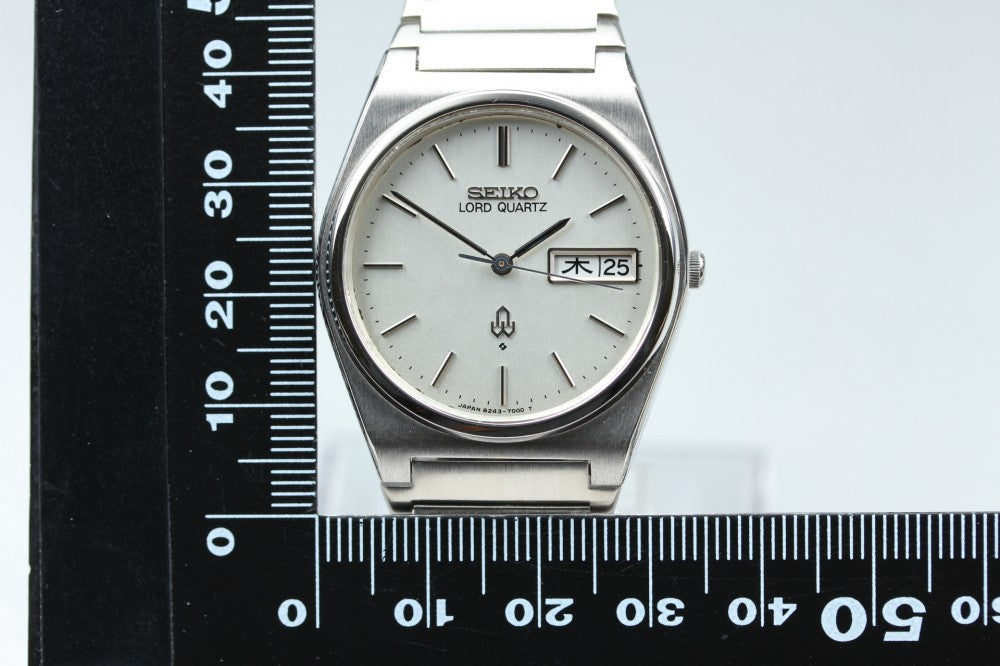 Near MINT SEIKO Lord Quartz 8243-7000 Silver Quartz 33.6mm Men's Watch 1979