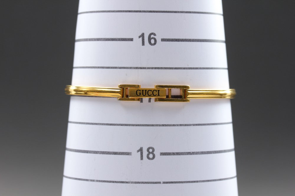 Near MINT GUCCI 11/12.2 White Quartz 26mm Ladies Watch
