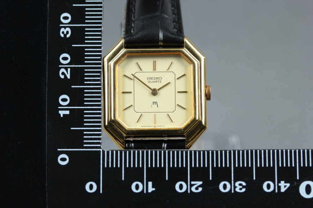Near MINT SEIKO 8620-5200 Gold Quartz 24.5mm Ladies Watch 1983