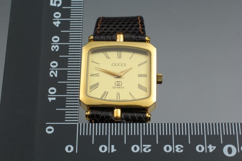 Near MINT GUCCI Sherry Line Gold Quartz 25mm Ladies Watch