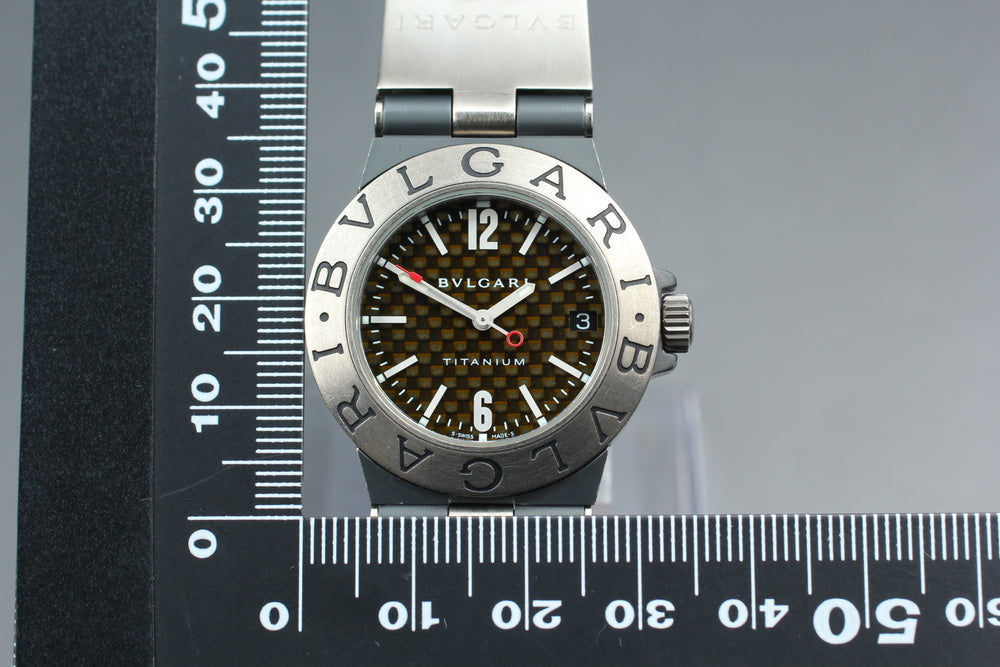 Near MINT BVLGARI Diagono Titanium TI32TA Black Quartz 32mm Men's Watch