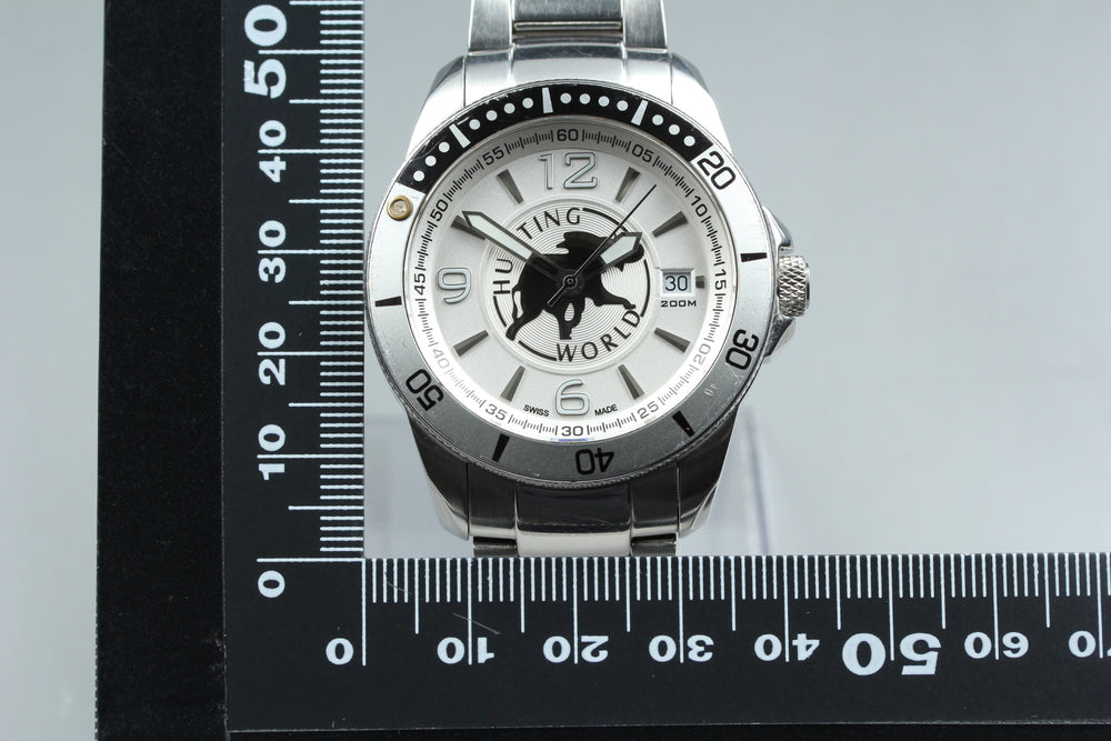 Near MINT Hunting World Mountain Stream HW-911 Silver Quartz 39mm Men's Watch