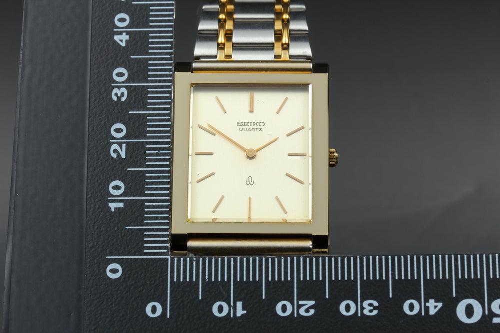 Near MINT SEIKO Chariot 6020-5290 Gold Quartz 25mm Men's Watch 1980
