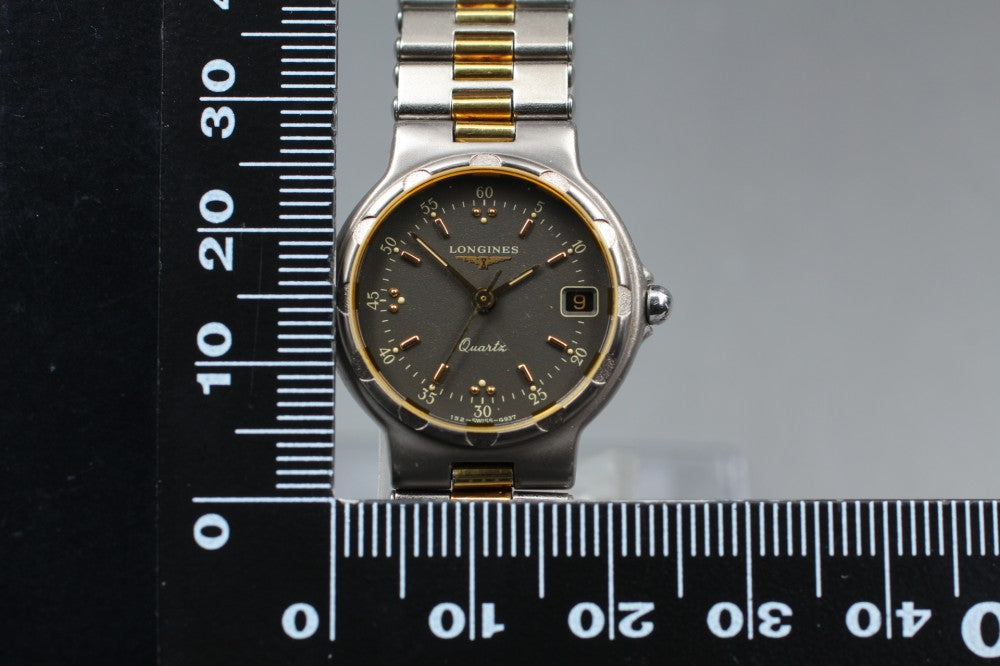 Near MINT LONGINES Conquest 152.4937.1 Grey Quartz 25 mm Ladies Watch