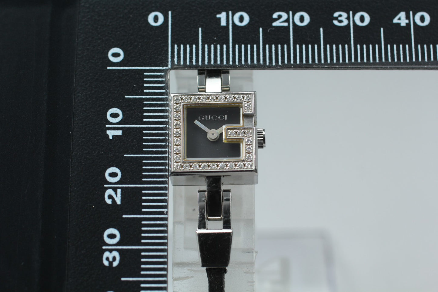 Near MINT / Box Papers GUCCI 102 Diamond Bezel 14mm Quartz Ladies Watch JAPAN