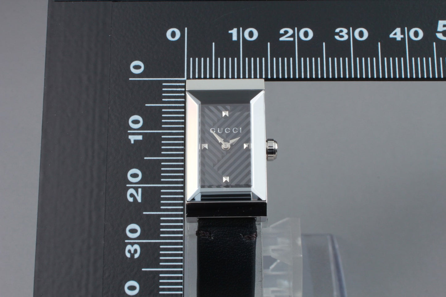 Near MINT GUCCI G Frame YA147504 147.5 Black Square 14mm Quartz Ladies Watch
