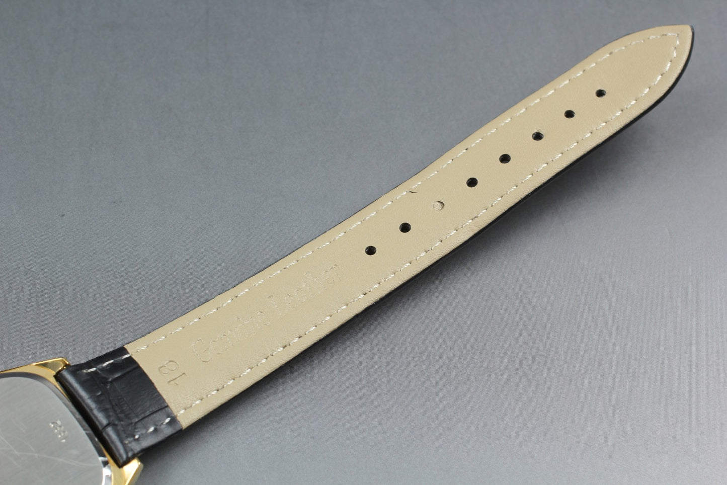 Vintage 1980 Near MINT OMEGA De Ville 192.0046 Cal.1332 Gold Qz 33mm Men's Watch