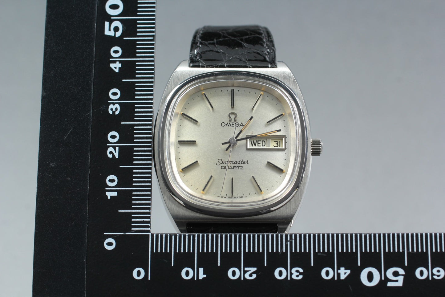 Vintage 1977 Near MINT OMEGA Seamaster 196.0032 Cal.1345 Quartz 35mm Men's Watch