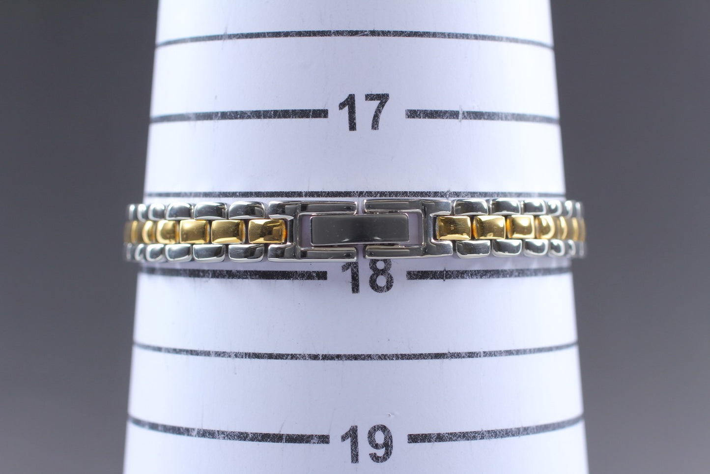 Near MINT w/ Tag Orient Lisblank UBAV-P0 Two-tone Bracelet Quartz Ladies Watch