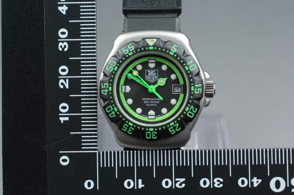 Near MINT TAG Heuer Formula 1 375.508 Black Quartz 28.9mm Ladies Watch