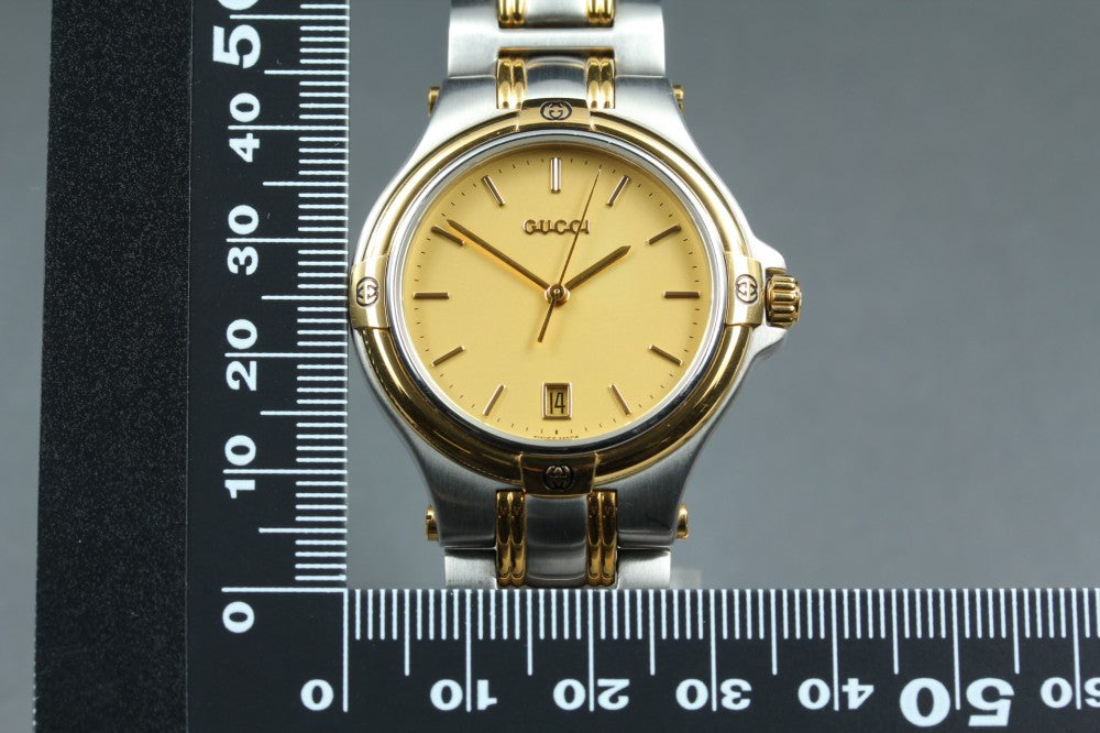 Near MINT GUCCI 9040M Gold Quartz 34.3mm Men's Watch