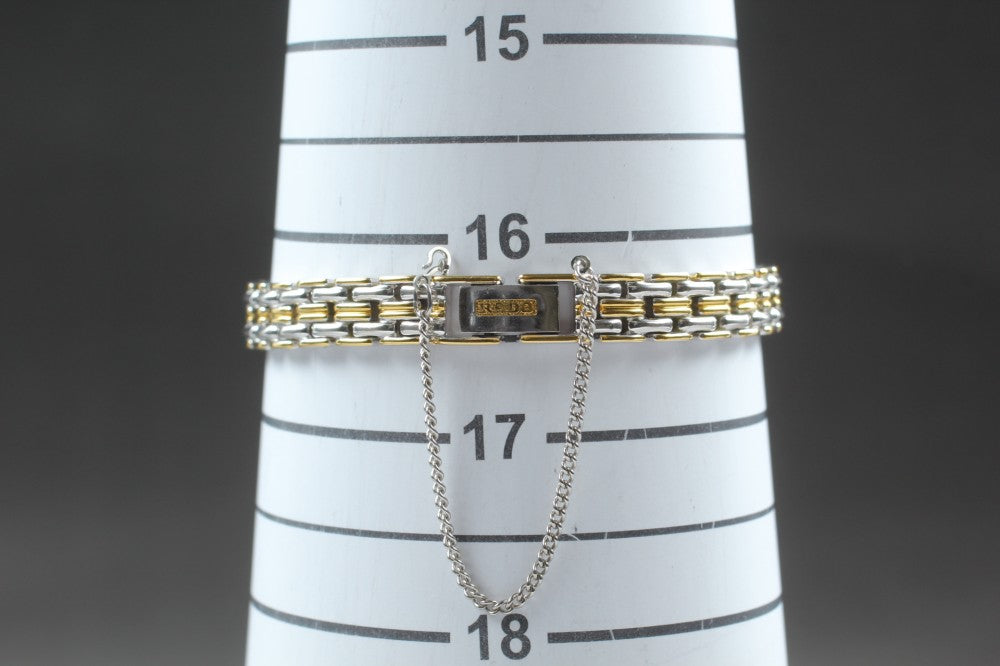 Near MINT RADO 133.9700.2 Silver Quartz 21.9mm Ladies Watch
