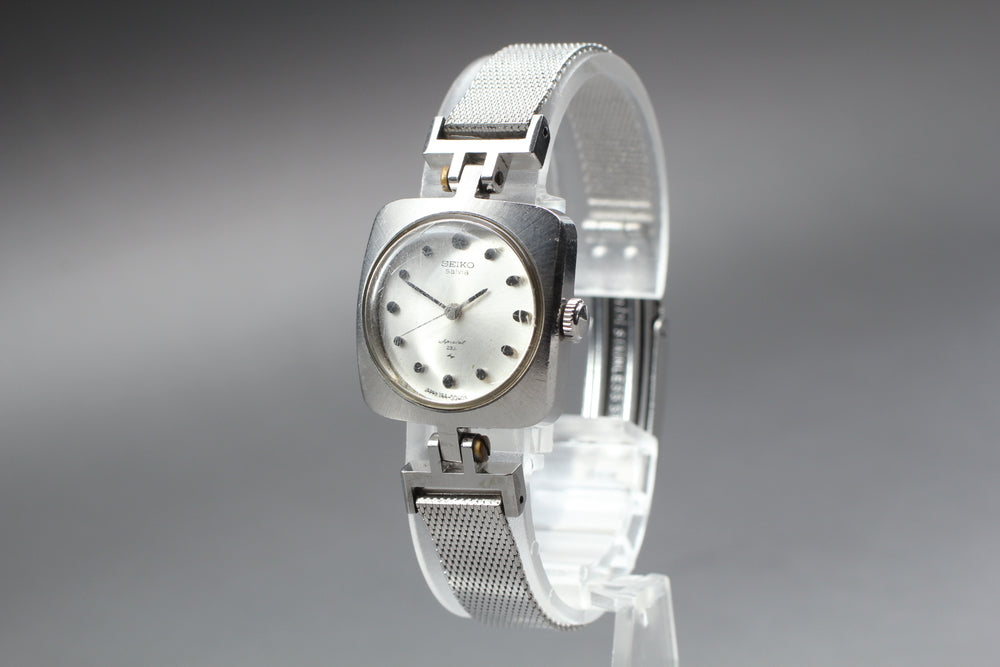 SEIKO Silver Manual Ladies Watch