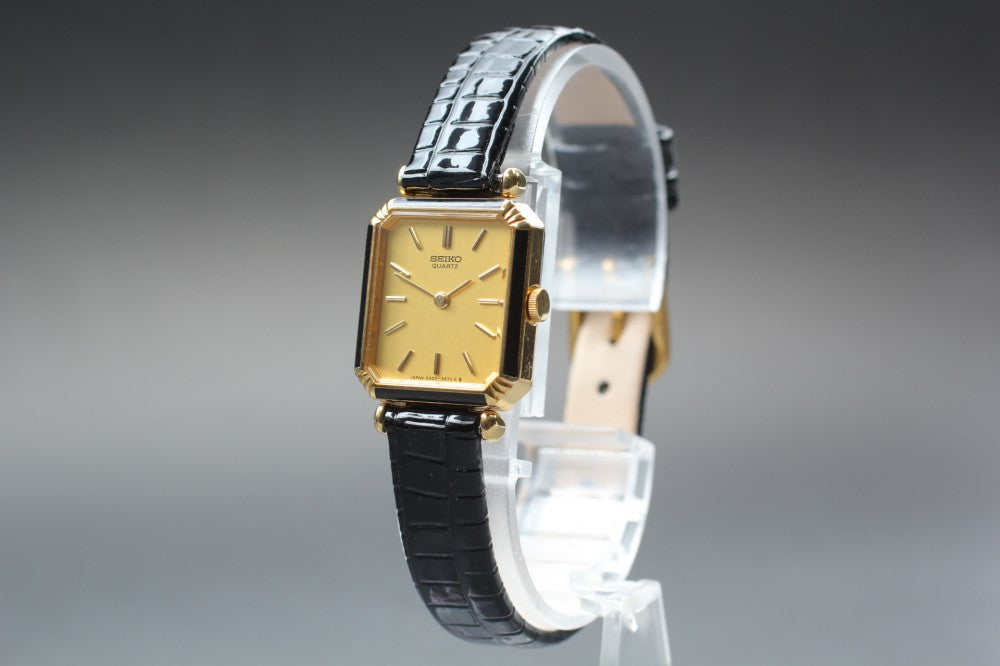 SEIKO 2320-676A Gold Quartz 19.5mm Ladies Watch 1982