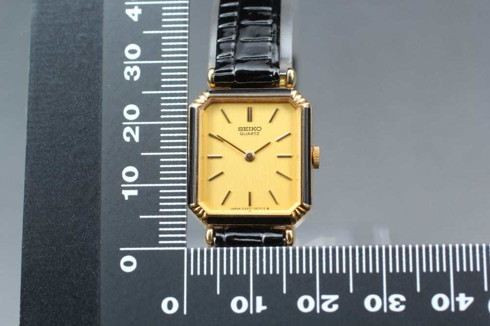 SEIKO 2320-676A Gold Quartz 19.5mm Ladies Watch 1982