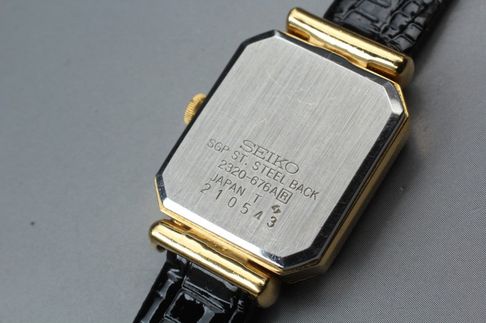 SEIKO 2320-676A Gold Quartz 19.5mm Ladies Watch 1982