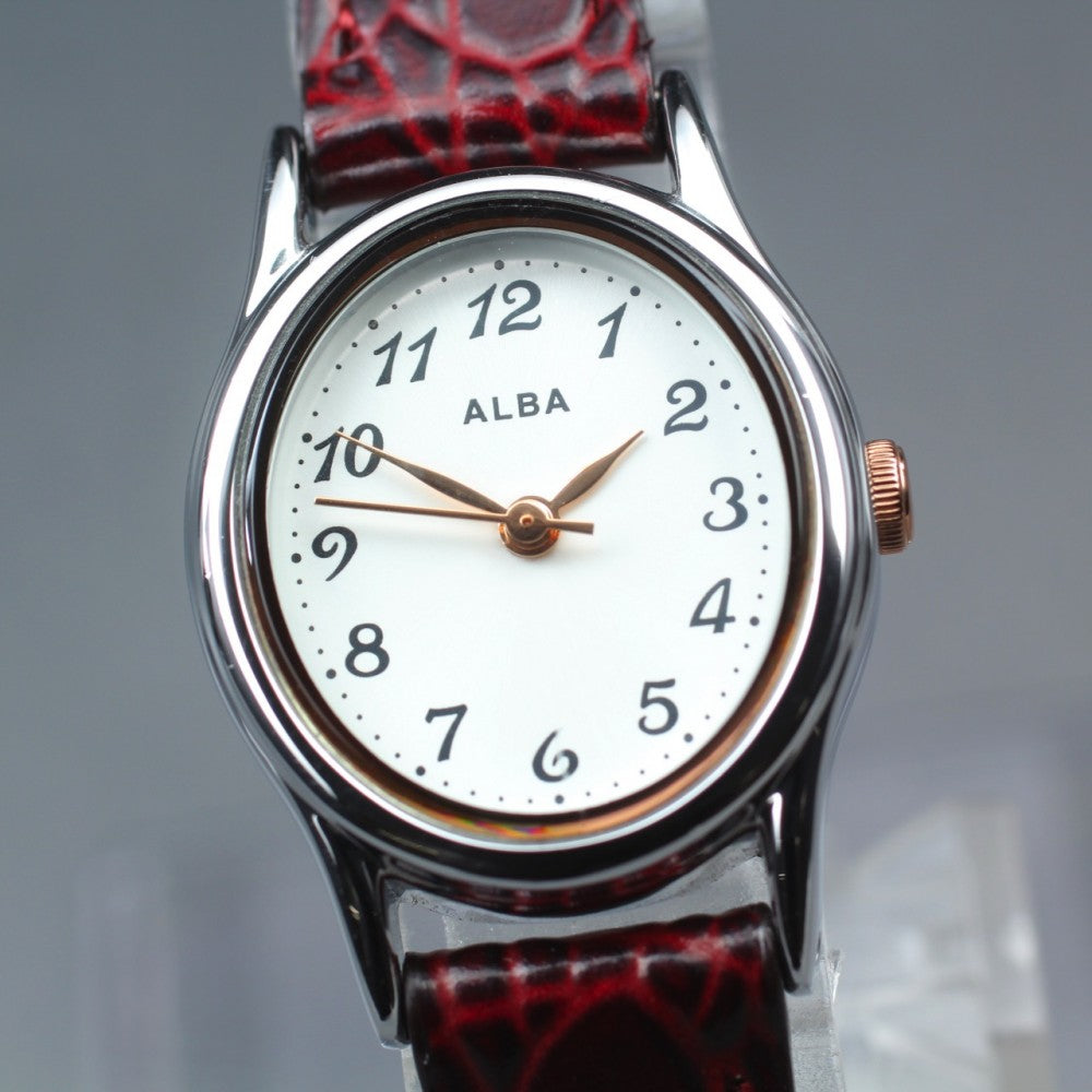 Near MINT SEIKO Aruba VX01-K989 Silver Quartz 21mm Ladies Watch