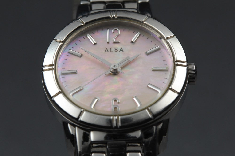 Near MINT SEIKO Alba 1N01-0EN0 Pink Mother of Pearl Quartz 23.9mm Ladies Watch