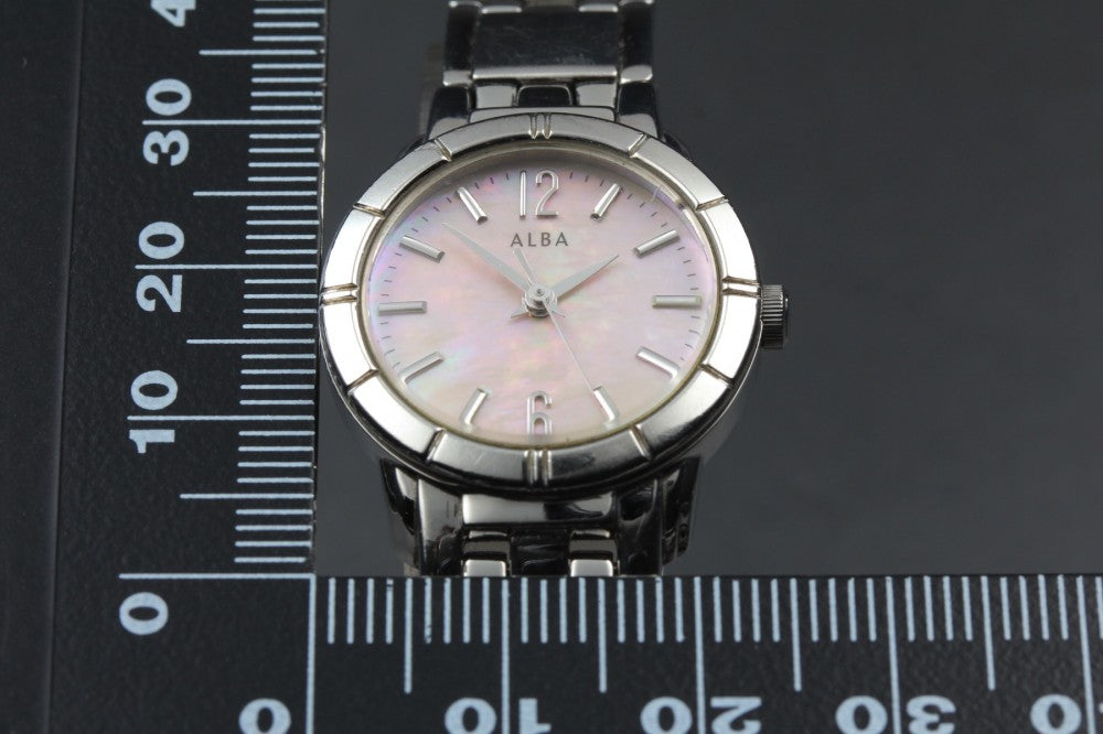 Near MINT SEIKO Alba 1N01-0EN0 Pink Mother of Pearl Quartz 23.9mm Ladies Watch