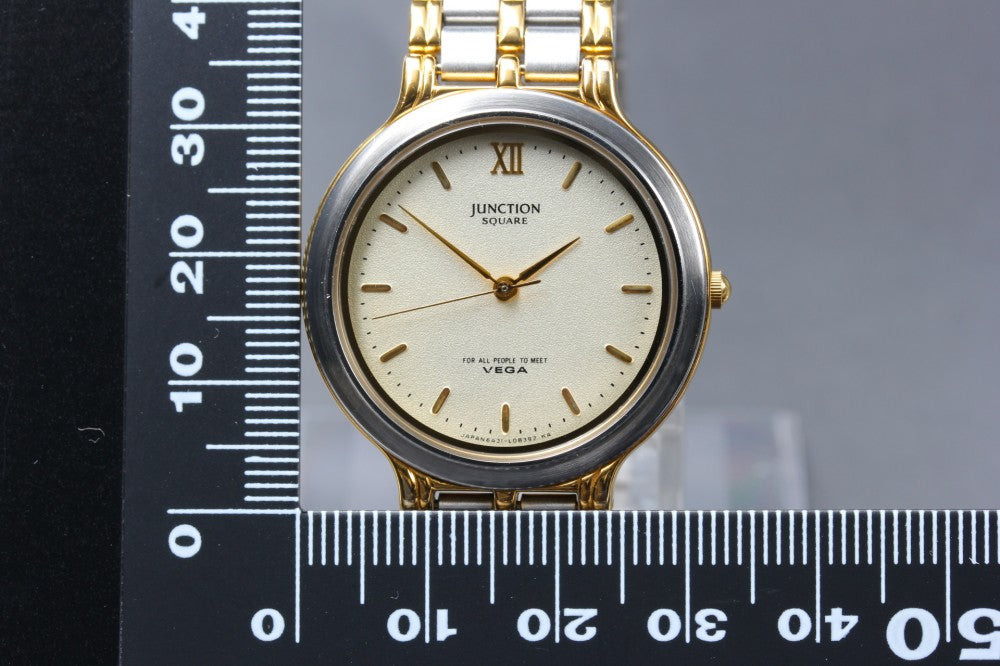 Near MINT CITIZEN Vega 6A31-L02885 Gold Quartz 31.8mm Unisex Watch 1993