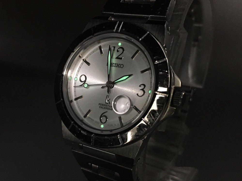 Near MINT SEIKO Lukia 4F32-0130 Silver Quartz 30mm Ladies Watch