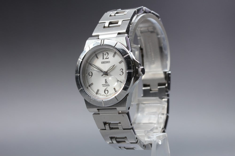 Near MINT SEIKO Lukia 4F32-0130 Silver Quartz 30mm Ladies Watch
