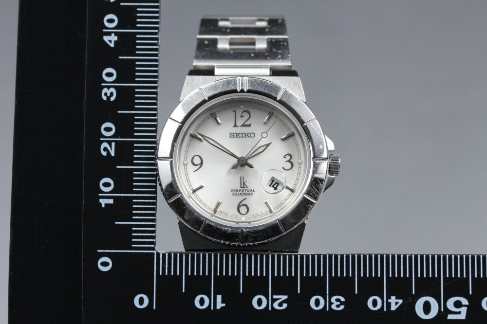 Near MINT SEIKO Lukia 4F32-0130 Silver Quartz 30mm Ladies Watch