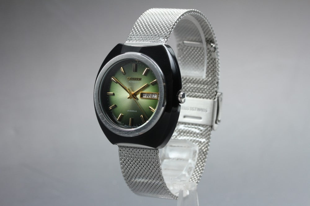 Near MINT CITIZEN 4-651081 Green Auto 31.8mm Men's Watch