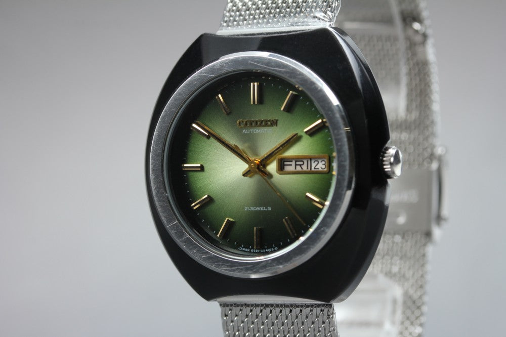 Near MINT CITIZEN 4-651081 Green Auto 31.8mm Men's Watch