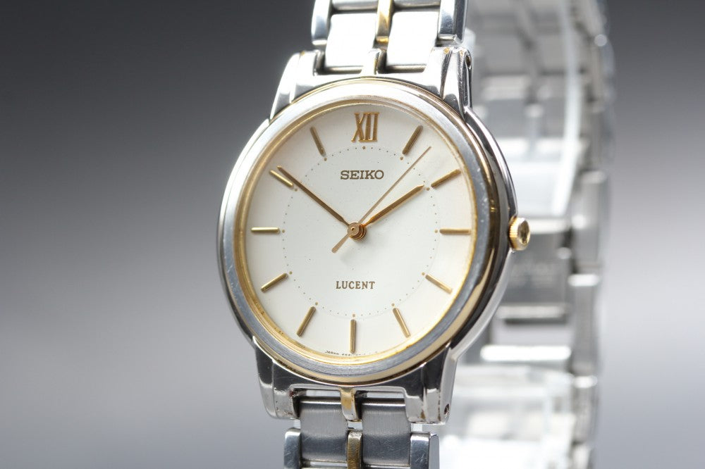 Near MINT SEIKO Lucent 5E21-6E90 White Quartz 31.8mm Men's Watch 1997