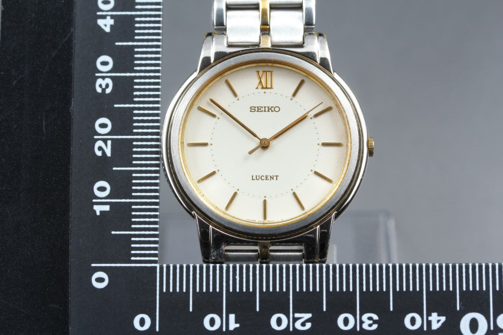 Near MINT SEIKO Lucent 5E21-6E90 White Quartz 31.8mm Men's Watch 1997
