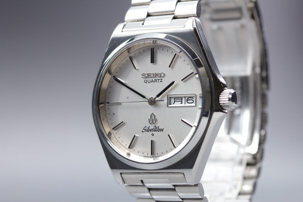 SEIKO SilverWave 8229-8000 Silver Quartz 33.5mm Men's Watch 1982