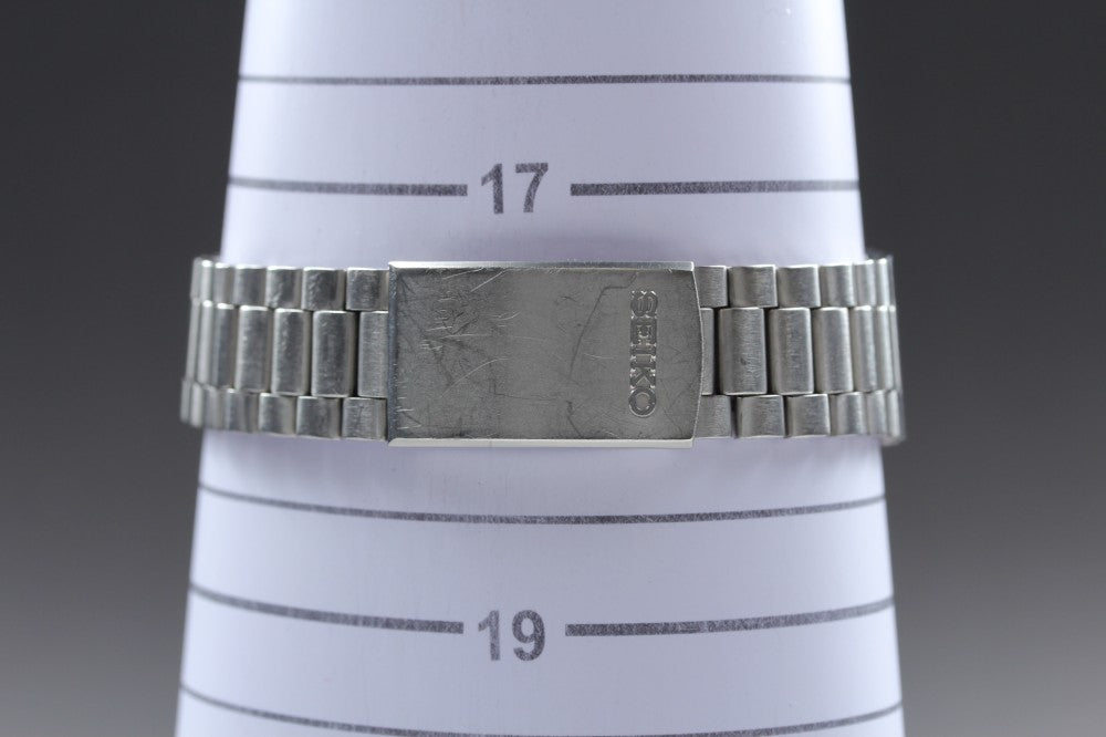SEIKO SilverWave 8229-8000 Silver Quartz 33.5mm Men's Watch 1982