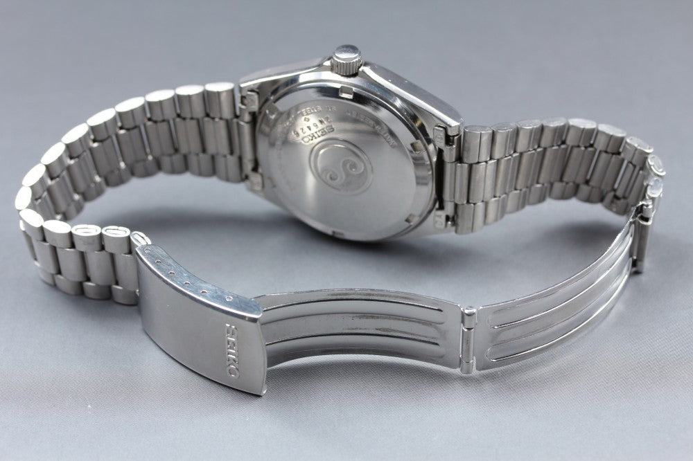 SEIKO SilverWave 8229-8000 Silver Quartz 33.5mm Men's Watch 1982