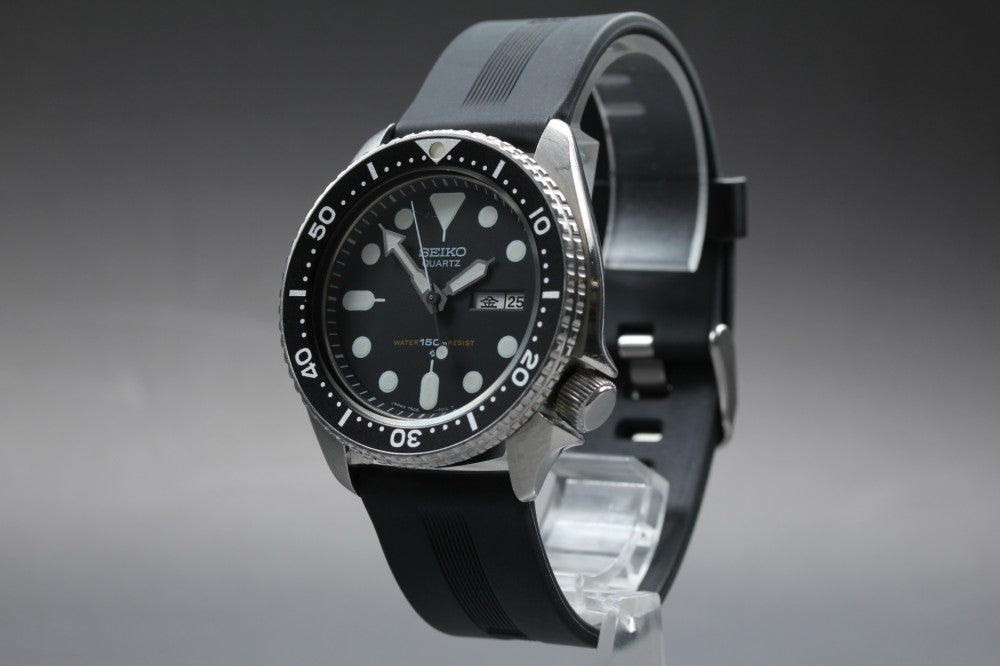 SEIKO Diver 7548-7000 Black Quartz 42mm Men's Watch 1981