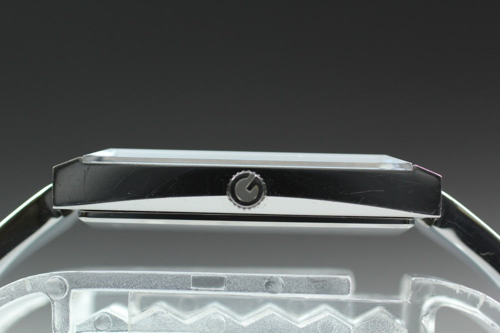 Near MINT GUCCI 127.5 Black Quartz 14mm Ladies Watch
