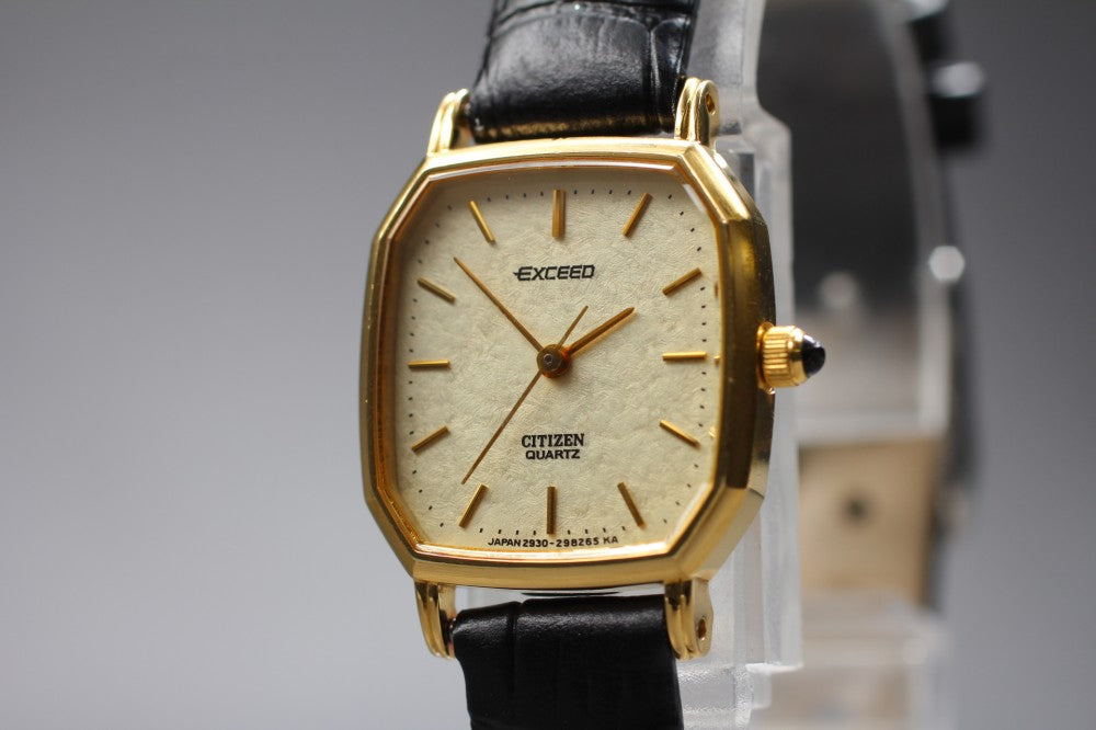 Near MINT CITIZEN Exceed 2930-291441 Gold Quartz 19.5mm Ladies Watch 1988