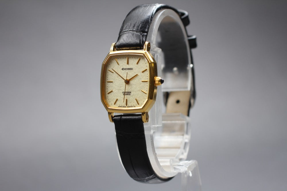 Near MINT CITIZEN Exceed 2930-291441 Gold Quartz 19.5mm Ladies Watch 1988