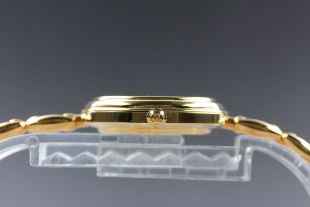 Near MINT GUCCI 11/12.2 White Quartz 26mm Ladies Watch